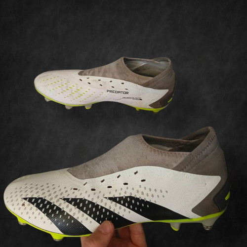 Adidas Predator Accuracy Football Boots like new, size 45 1/3, white