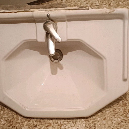 Bathroom furniture like new with sink, faucet and mirror