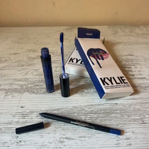 Kylie Cosmetics lipstick and pencil set Freedom with chocolate scent new