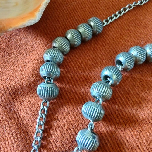 Metal bead rosary like new