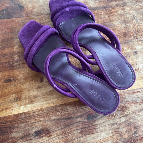 Purple sandals size 37 like new