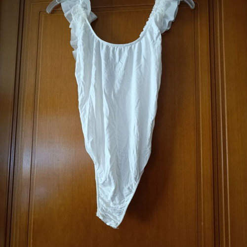 No Stress white bodysuit like new with straps