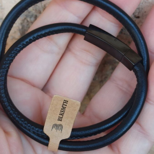 Leather bracelet with stainless steel details black new