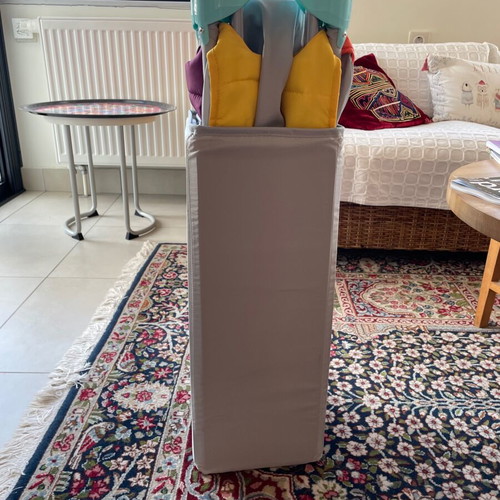 Safety 1st playpen like new, travel baby bed