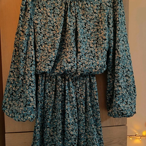 Mini dress new printed with shoulder pads and belt