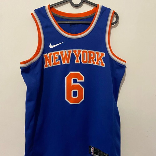 Porzingis Jersey Medium like new