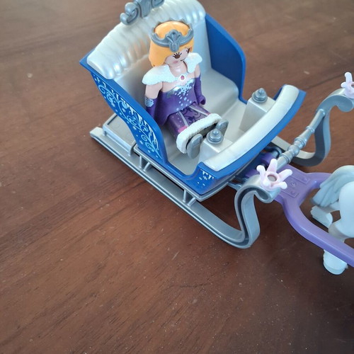 Playmobil Magic sleigh set with royal couple, used, missing king