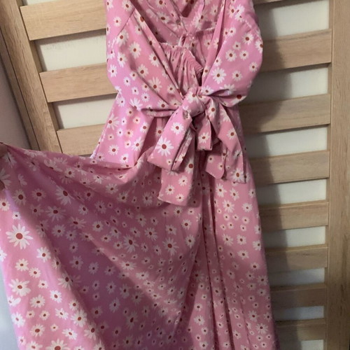Dress small new, pink with white daisies, midi length