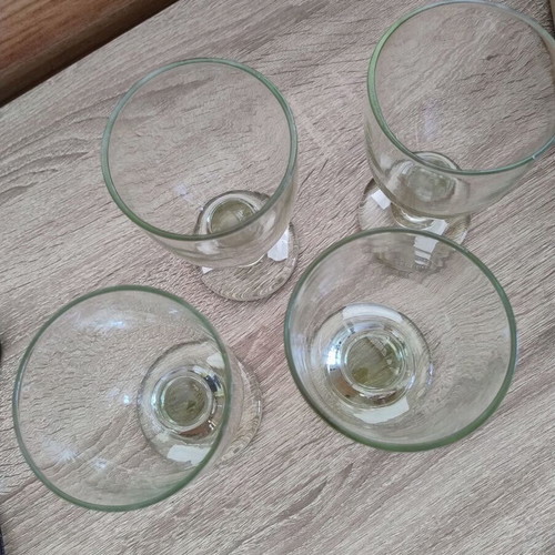 Set of 4 Stemmed Glasses made of Thick Glass like new