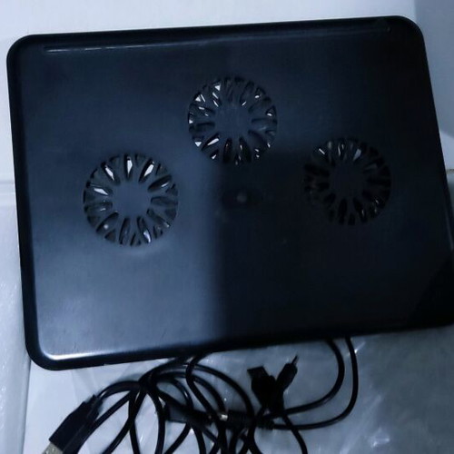 Laptop cooler like new with 3 fans