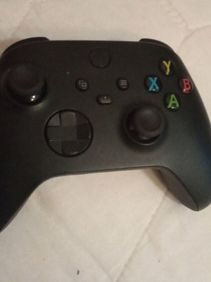 Xbox ασύρματο χειριστήριο σαν καινούργιο με 6 μπαταρίες Energizer 2000mAh (3 σετ)