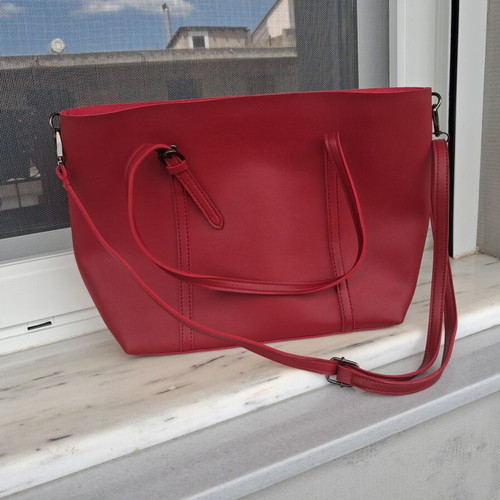 Women's shoulder bag red like new