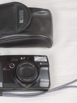Ricoh RZ 3000 AF Point & Shoot Zoom Film Camera 38-130mm Multi 7 Zone Like New