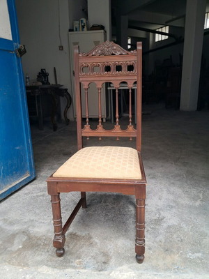 Wooden classic chair with carved back like new