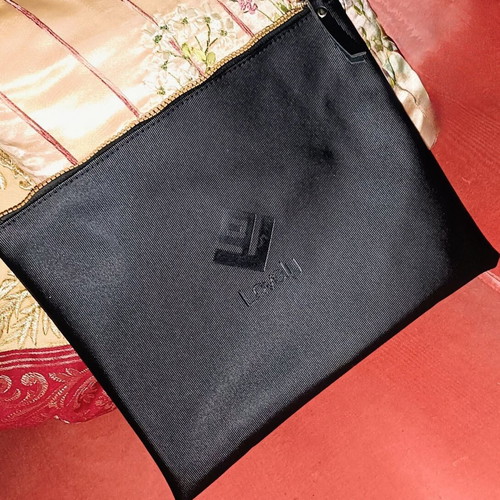 Lovely black hand bag like new with case