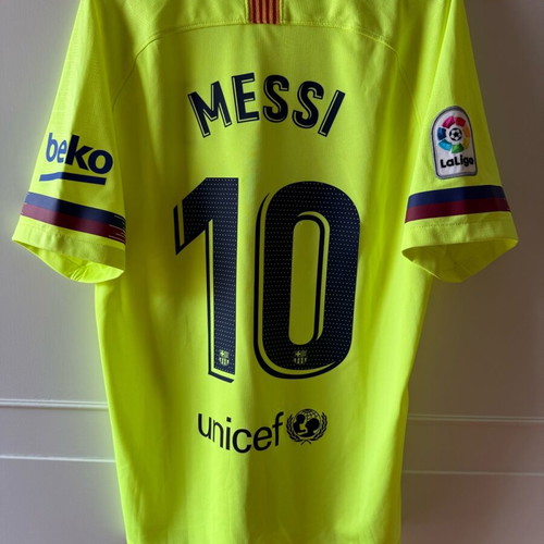 Barcelona Messi jersey 2018-2019 like new, Large