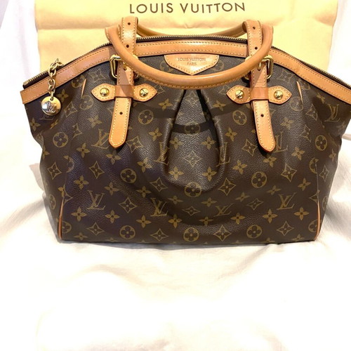 Louis Vuitton Tivoli GM bag like new, large size, adjustable handles