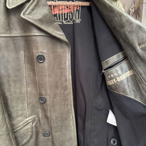 Harley Davidson leather jacket like new, medium size