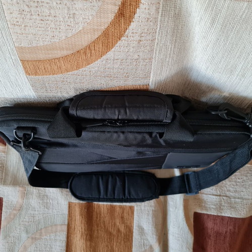 La Carrie laptop bag new, black