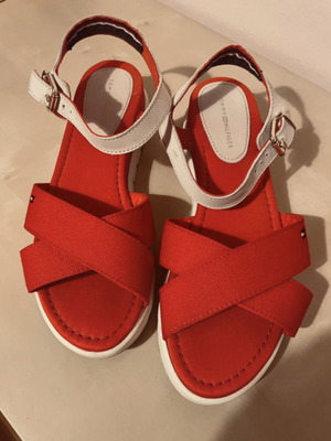 Tommy Hilfiger red criss-cross sandals size 40 like new