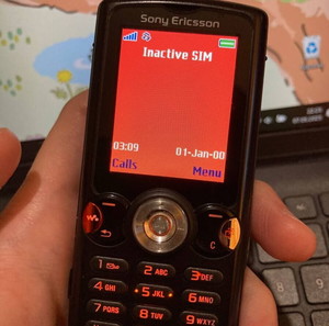 Sony Ericsson W810i Walkman 512MB Black Mobile Phone Excellent Condition (Unlocked) + orig charger