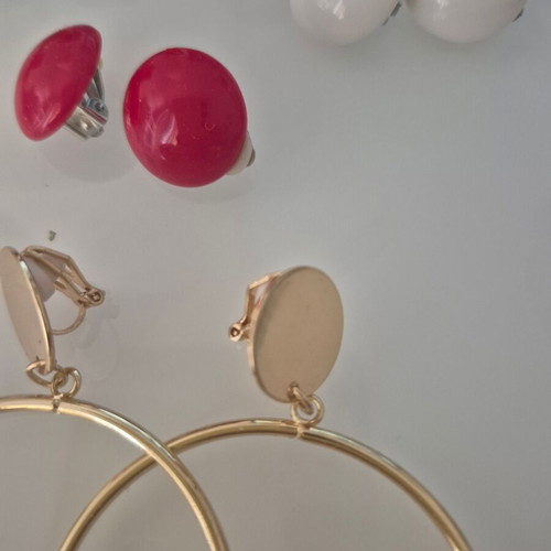 Clip-on earrings pack of 5 pairs like new