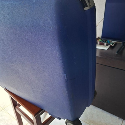 Samsonite vintage 80`s suitcase used, blue with 2 wheels