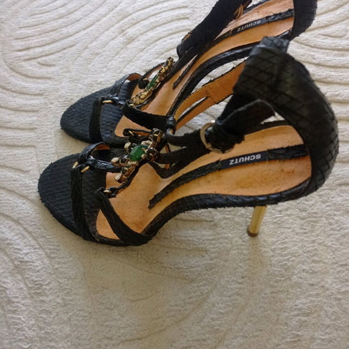 Schutz sandals size 40 leather black and gold new high heels