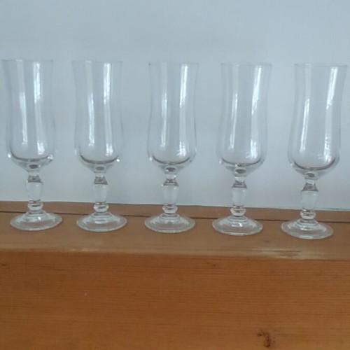 Champagne glasses glass like new, set of 5