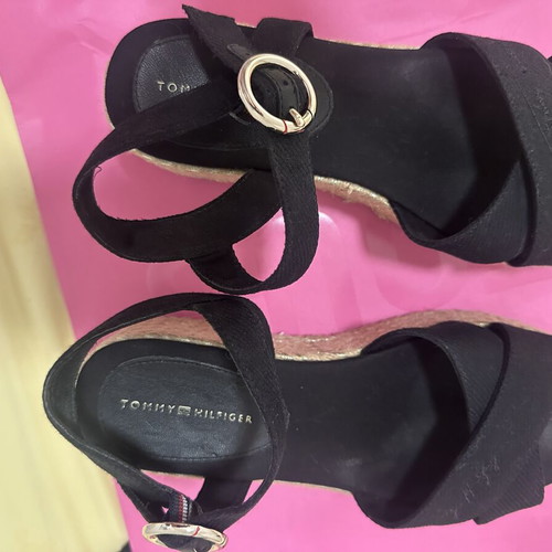 Tommy Hilfiger platform sandals used, size 37, black with gold details