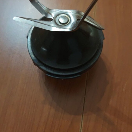 Bosch MUM 4 blender parts used, blade and lid set