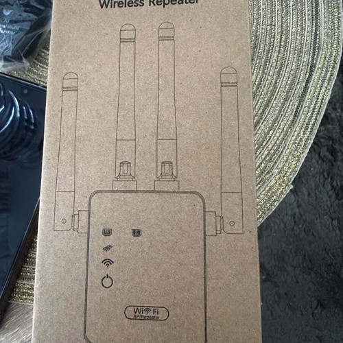 WiFi Extender 300Mbps with 4 Antennas new