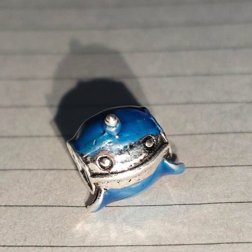 Silver charm whale orca with blue enamel like new
