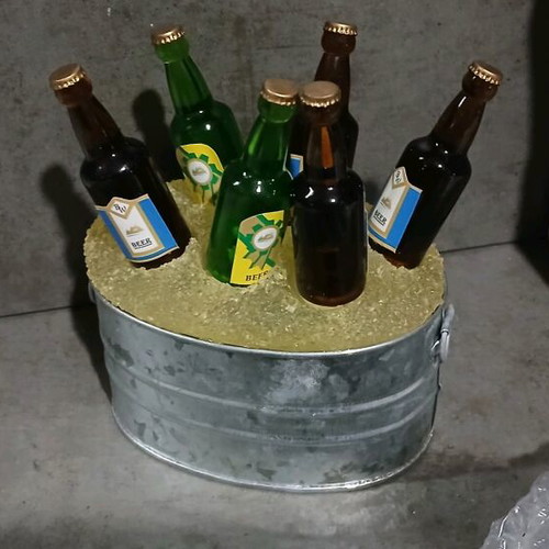 Mini beer decoration in ice new