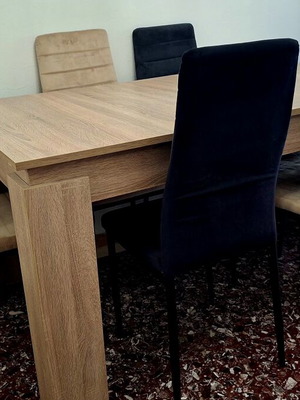 Dining table with 6 chairs, like new