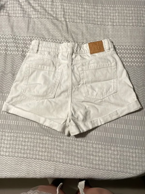 Stradivarius white shorts used, size L 40 12