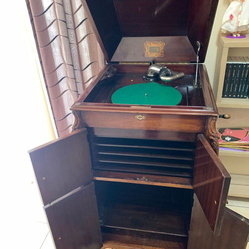 HMV gramophone furniture used from 1927