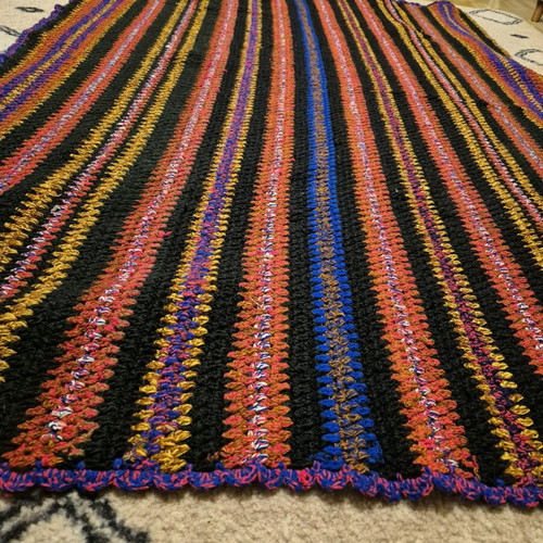 Woolen handmade blanket like new, knitted woven