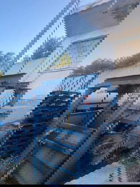Πρέσσα συμπίεσης χαρτιού και χαρτοκιβωτίων ( ανακύκλωση)