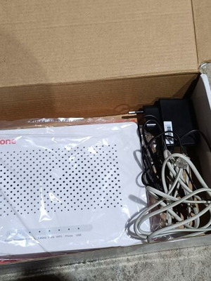 ZTE ZXHN H267A gateway like new, supports ADSL, VDSL, fiber optic