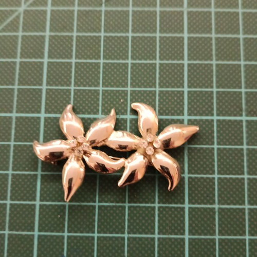 Brooch used, silver flower design