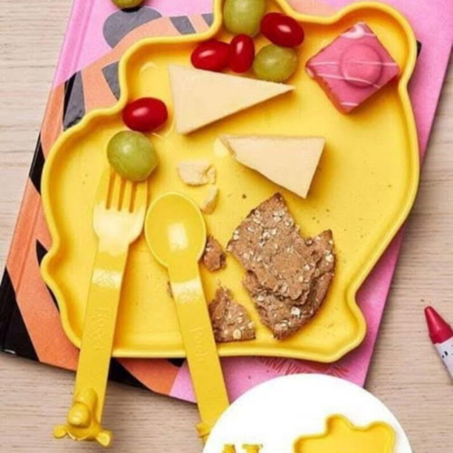 Winnie the Pooh Plate and Cutlery Set new, Tupperware