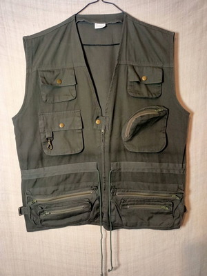 Multi-pocket vest like new, size L, olive green
