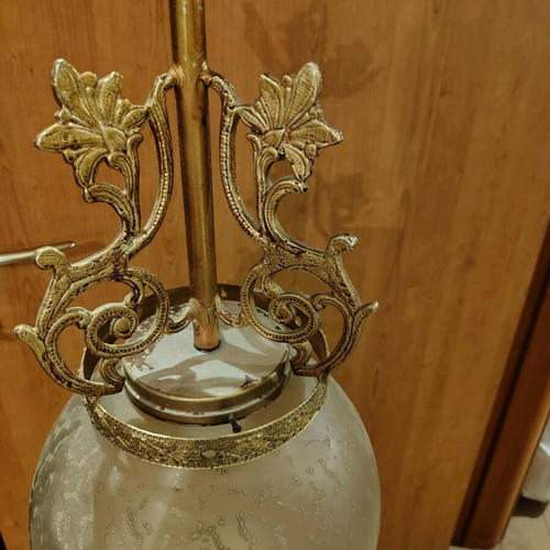Lamp with glass globe like new