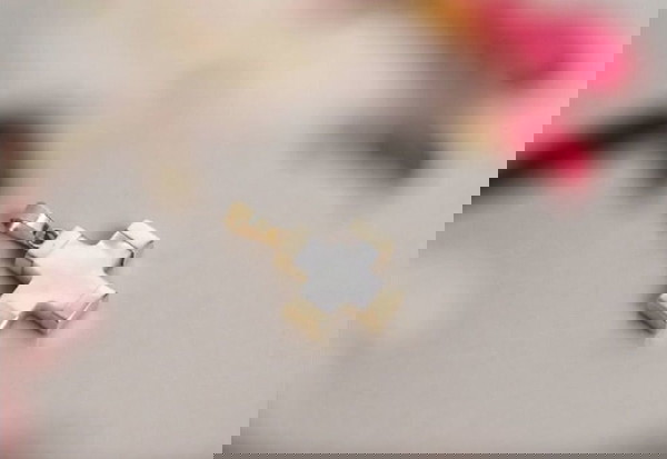 Σταύρος mother of pearl με δέσιμο από χρυσό 14Κ
