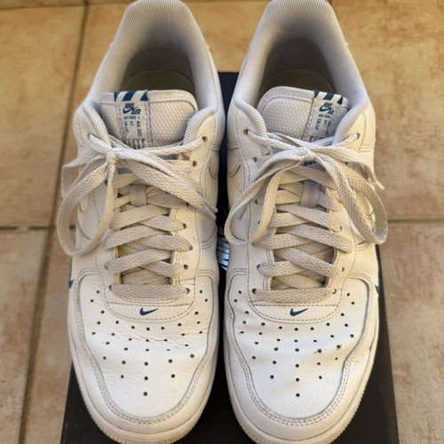 Nike Air Force 1 ‘07 LV8 sneakers used, size 43, white and blue