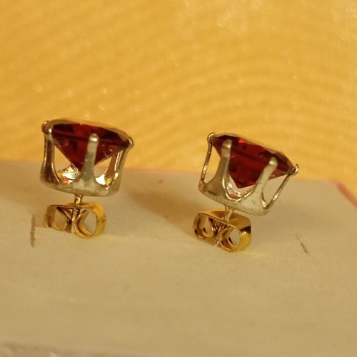 Steel earrings burgundy color new