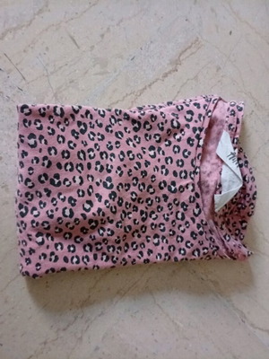 Pink girls' t-shirt used with leopard details H&M 110 cm