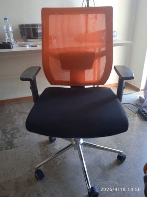 Καρέκλα γραφείου εργονομική σαν καινούργιο