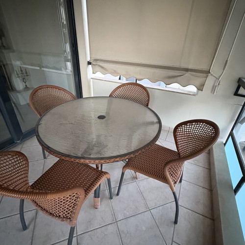 Outdoor Aluminum Dining Set used with 4 Armchairs and Round Glass Table